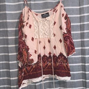 Off should top with adjustable straps